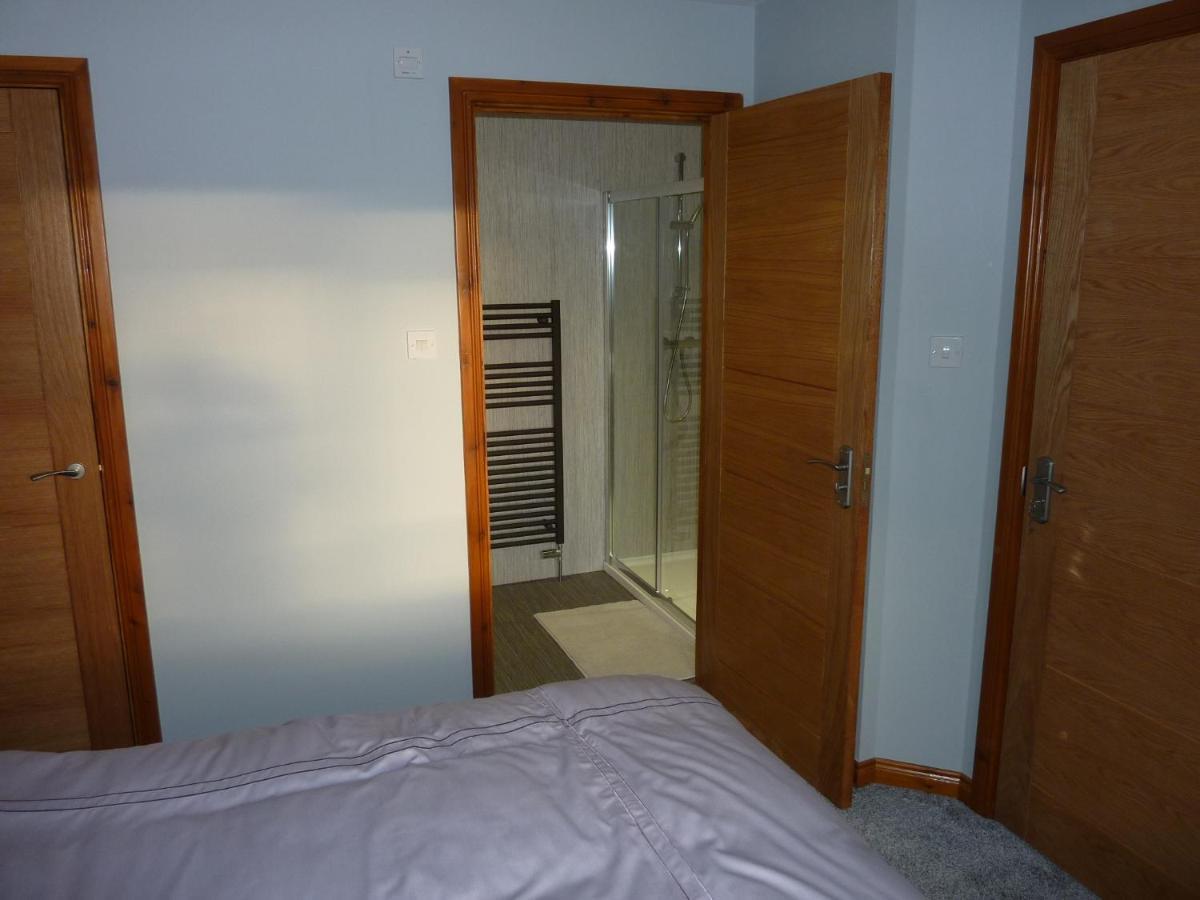 Inverness. Private Double Room With En Suite. Room Only. Exterior photo